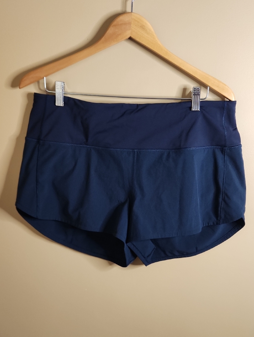 Lululemon Speed Up Short High-Rise *2.5" in Black. Size 12. #W7BEXS